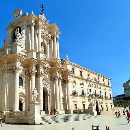 Elegante Appartamento In Palazzo Storico Ortigia Сиракузы Экстерьер фото